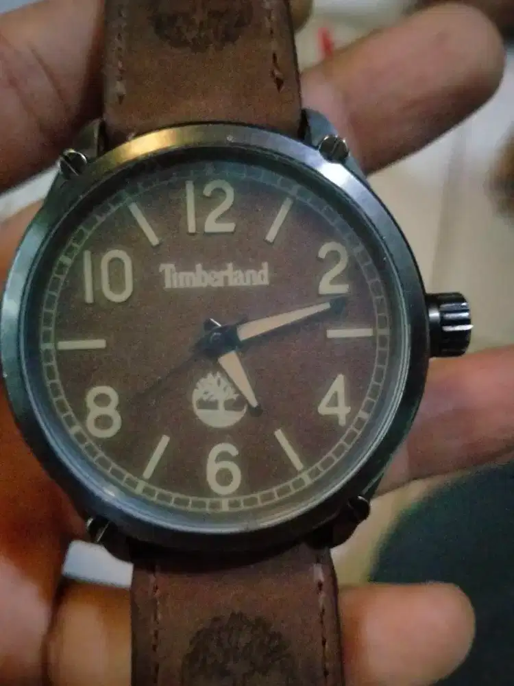 Jam Timberland seri 14852j