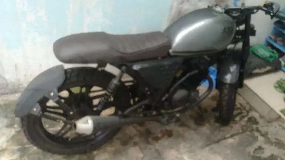 Di jual 1 unit kereta bekas.di jual seharga 8.000.000