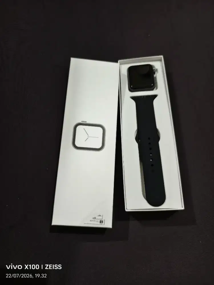 APPLE WATCH 3 BEKAS