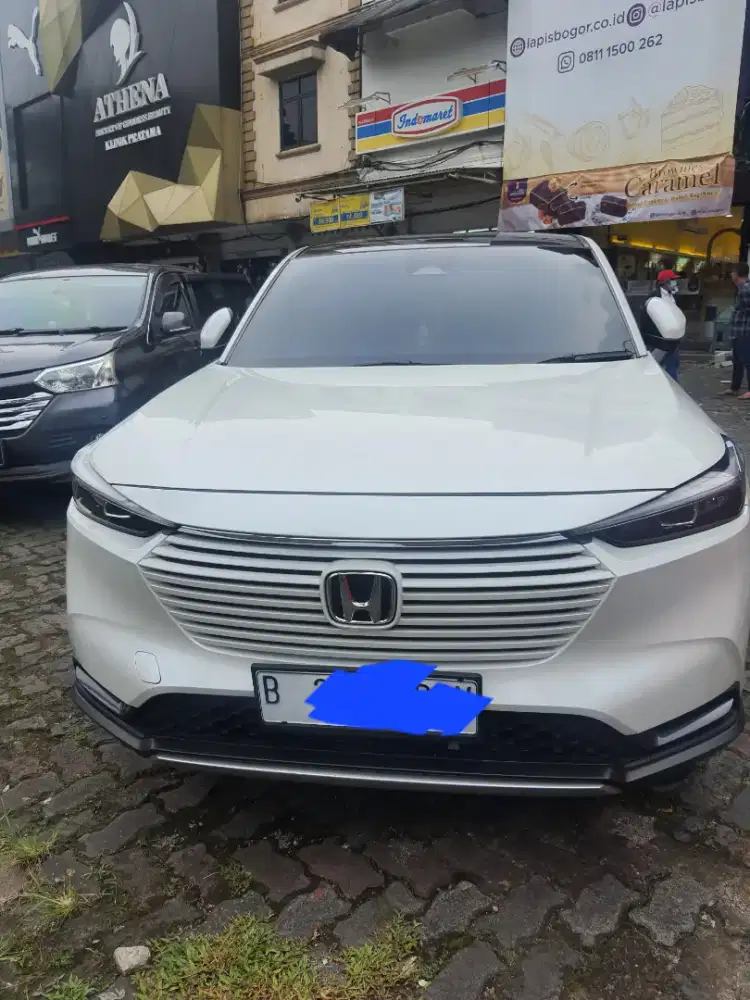 Dijual honda HRV Panoramic, th 2022 kilometer rendah, jarang pakai