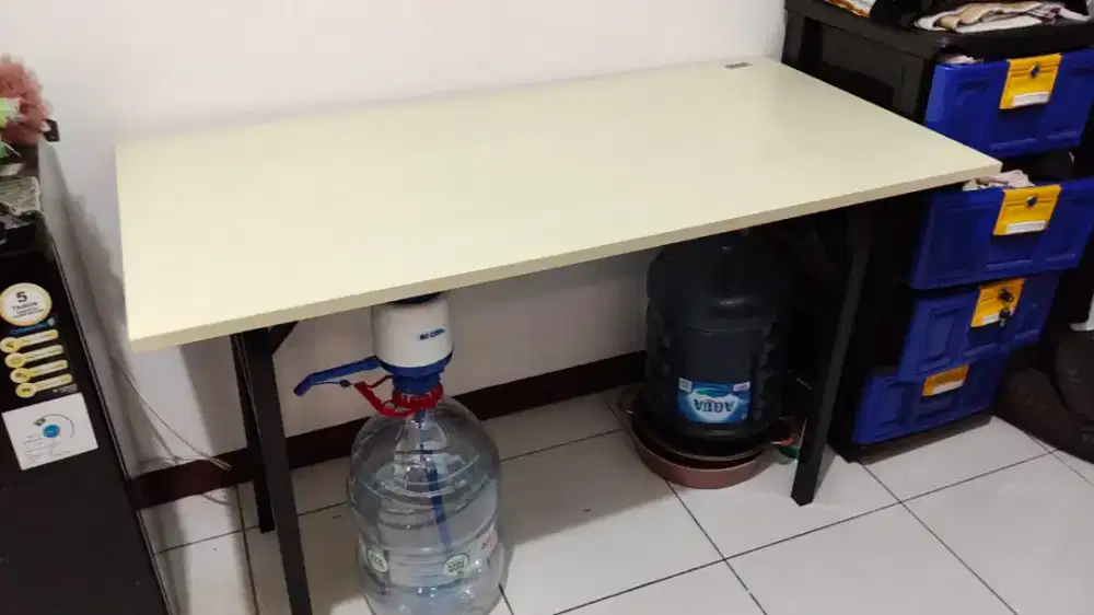 Meja lipat goto