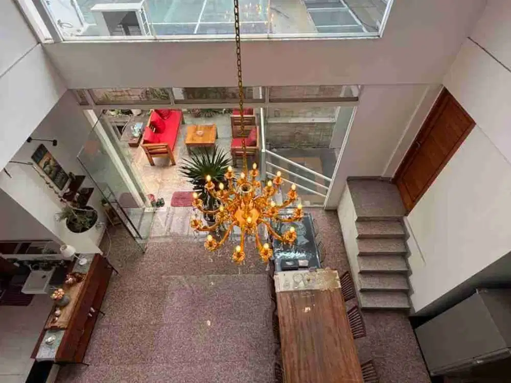 Kebayoran Lama Rumah Karya Arsitek Dalam Komplek Semi Furnished