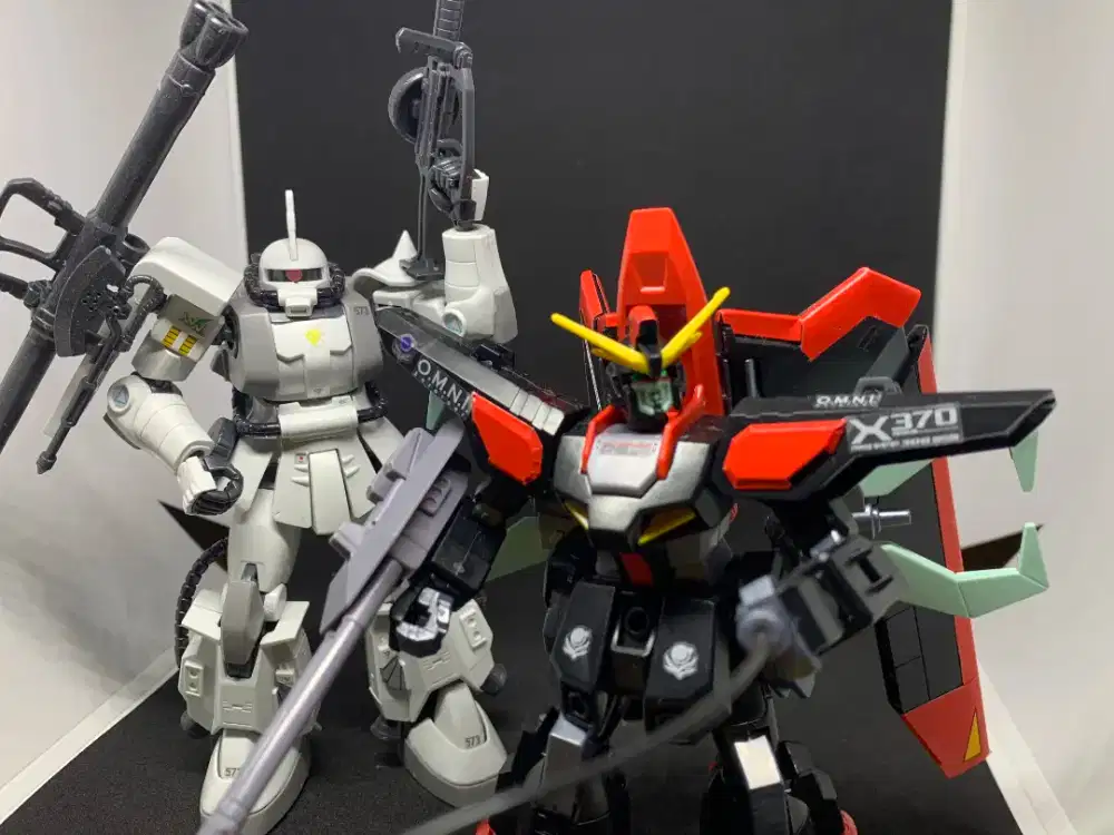 HG Gundam (Zaku II Shin Matsunaga & Raider Gundam)