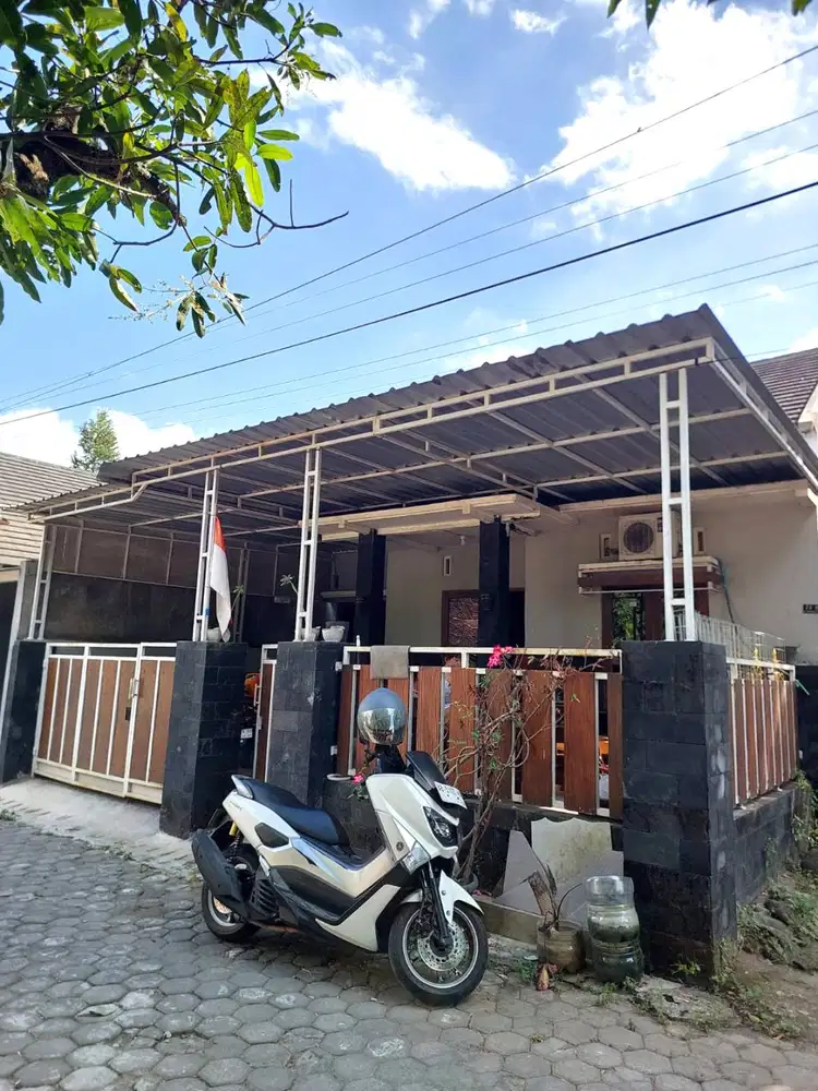Rumah Nyaman dekat Jalan Raya Selomartani