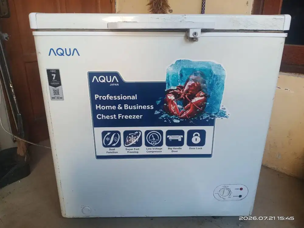 Freezer merk Aqua 161L pemakaian 1 1/2 tahun