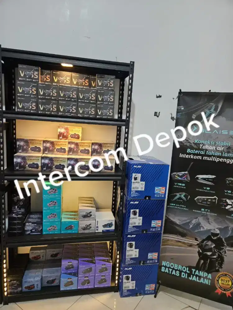 Helm dan Intercom