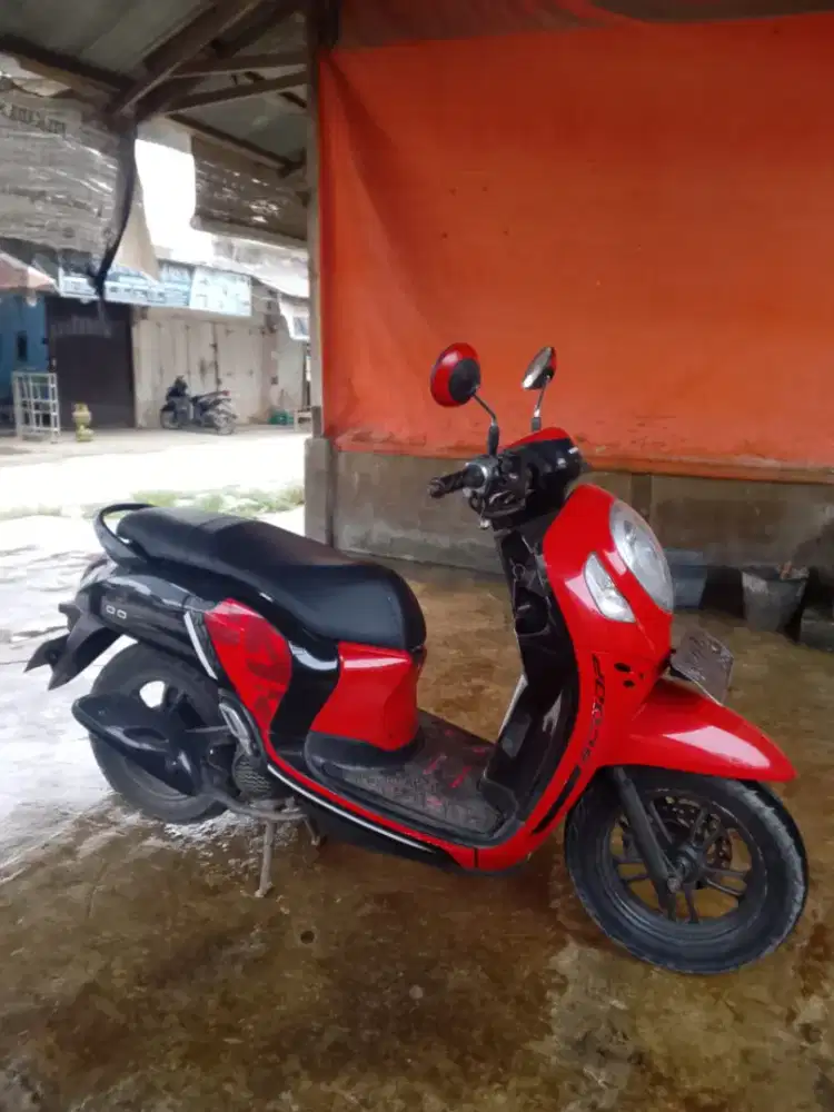 Dijual scoopy 2021 mulus mesin sehat