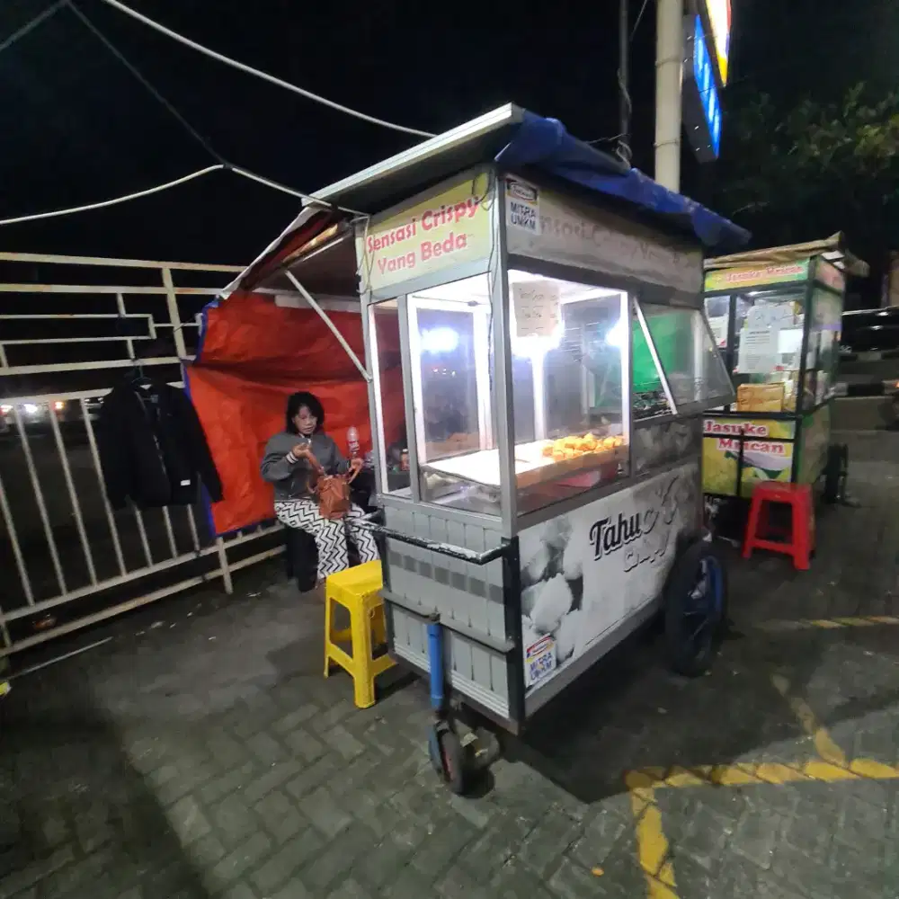 Dibutuhkan tenaga kerja utk jualan tahu crispy