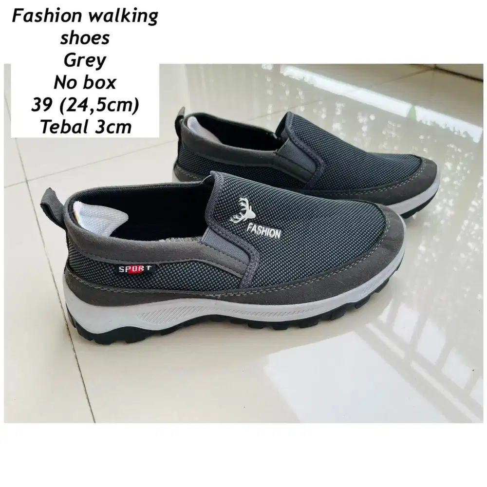 Sepatu Walking 39