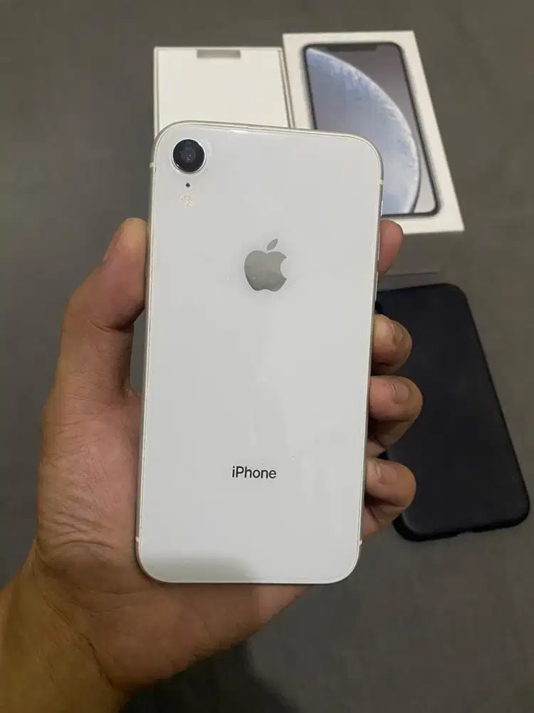 Dijual iPhone XR 128gb sinyal aman aktivasi lama