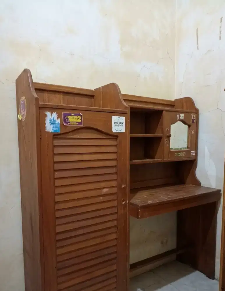 Meja Belajar Kayu Bekas