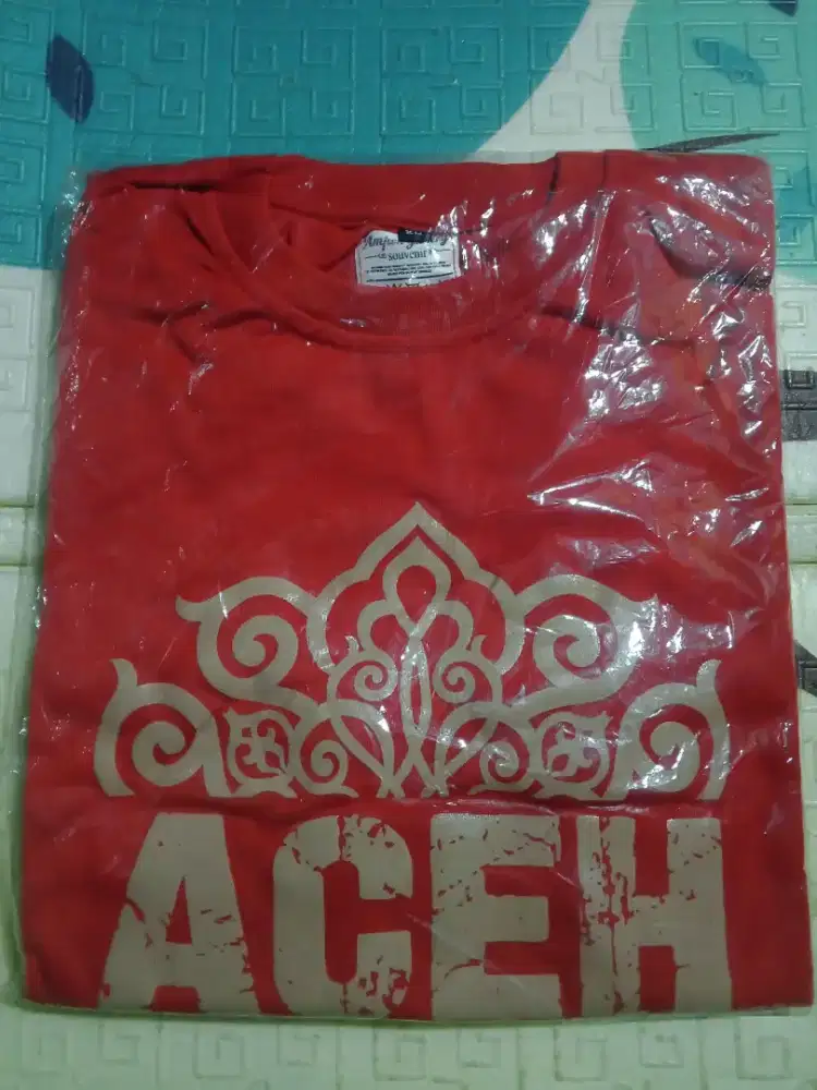 Kaos casual laki dan perempuan