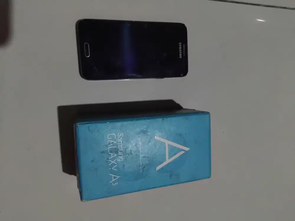 Samsung a3 .masih adadusnya