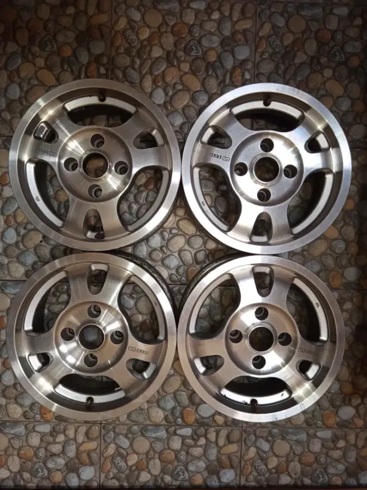 Velg Enkei Kijang