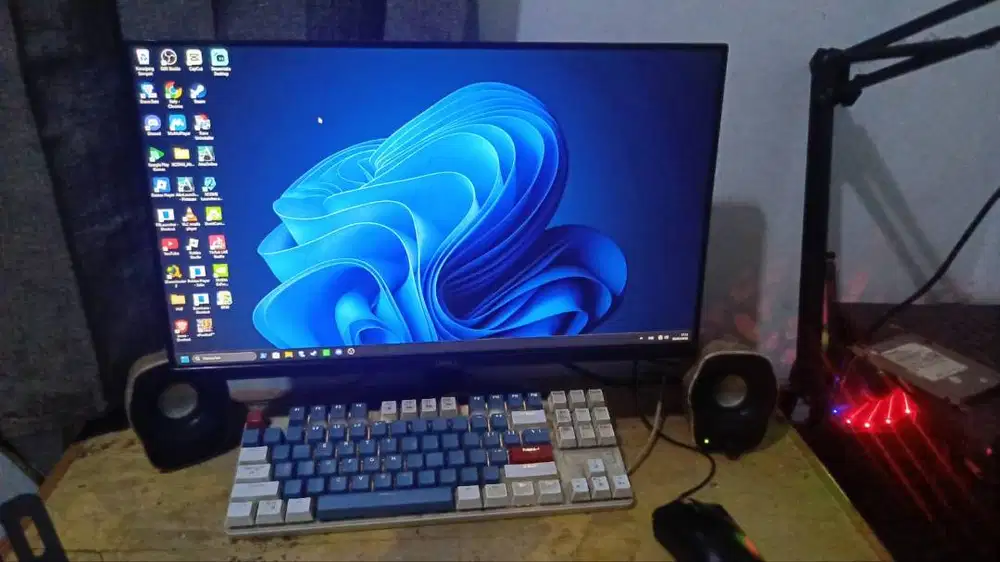 PC Ryzen 3 3200G | RAM 16GB Dual Channel | SSD 240GB | Dell 22 Inch