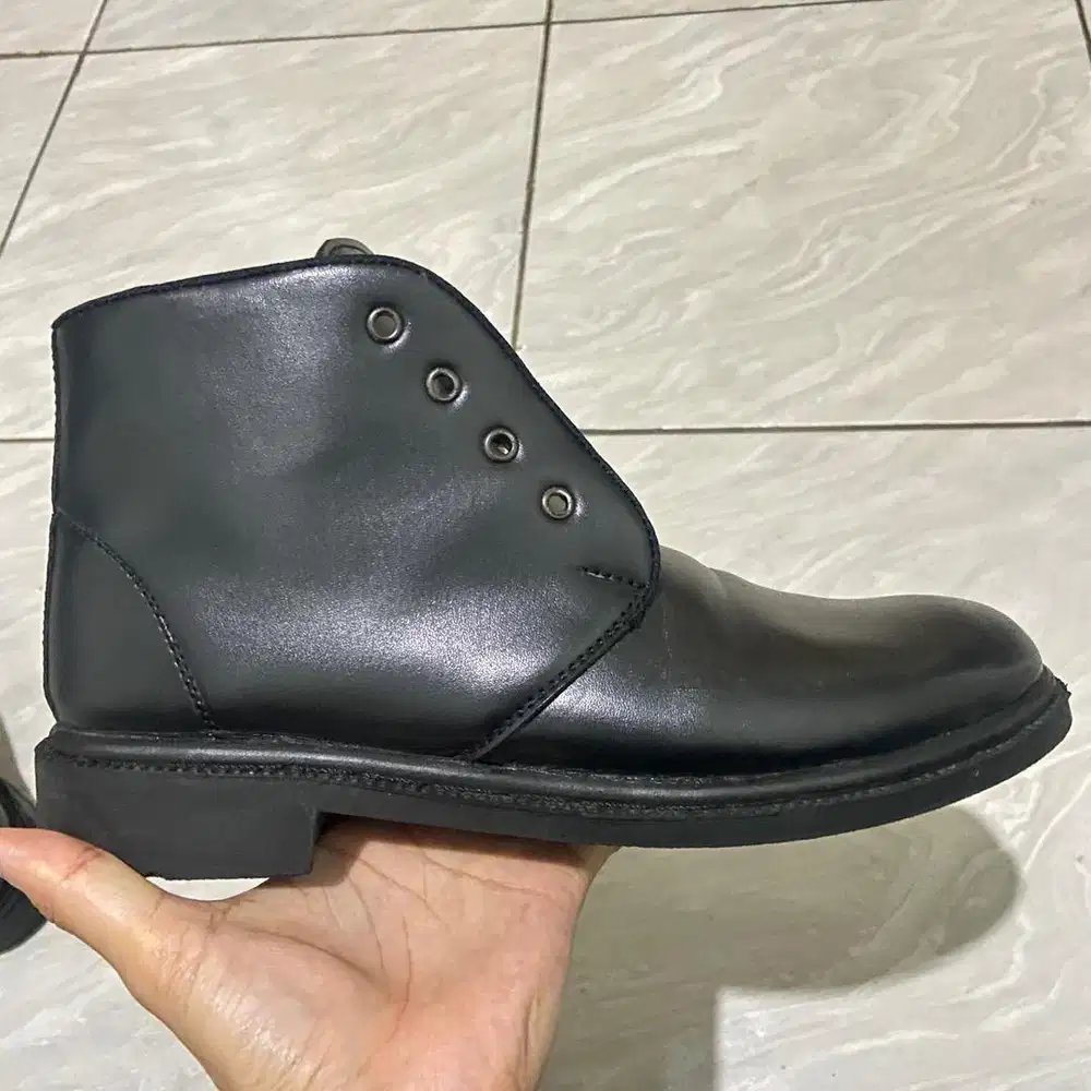 Sepatu size 40 masih baru
