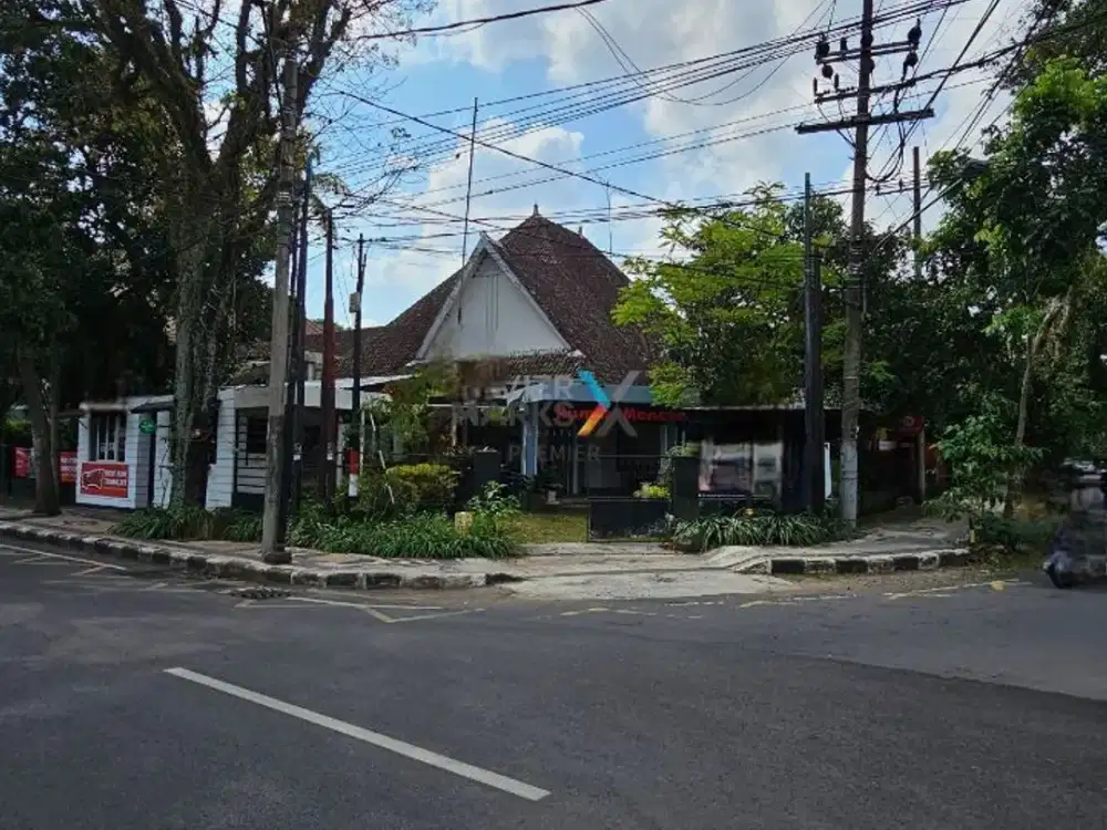 Dijual Rumah Klasik Kolonial, Bangunan Belanda di Jalan Gunung - gunung, Klojen Malang