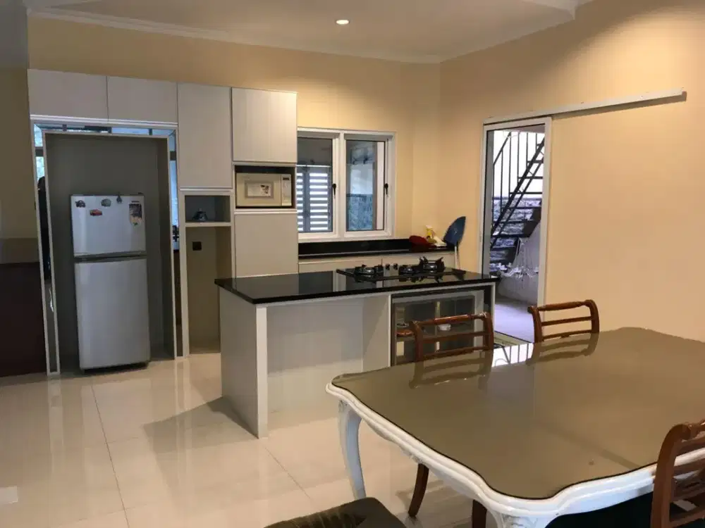 Rumah asri disewakan ada perabot di area Pejaten Barat, Kemang, Buncit