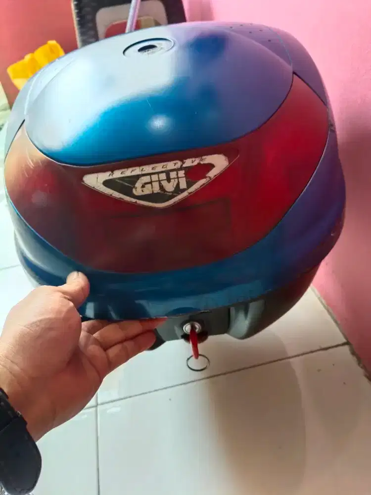 Box motor merk givi