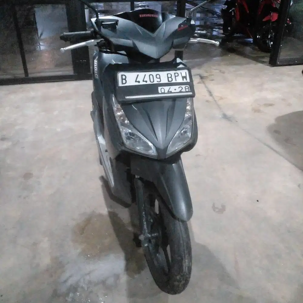Vario 110 Abu Merah