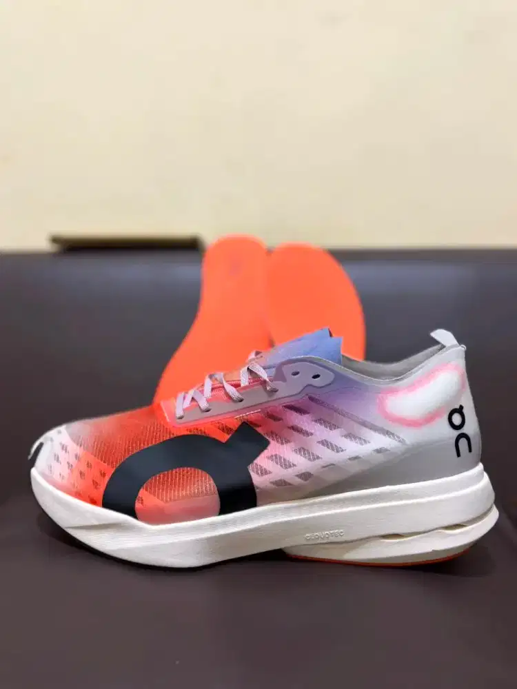 Sepatu on cloud (45)) sport