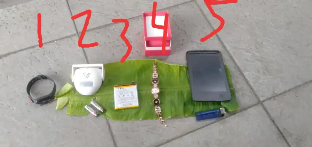 Laku di jual semua barang di foto wa dan hp yg cepat dia dapat