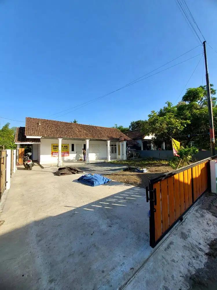 Rumah Asri Lingkungan Pedesaan di Pandowoharjo