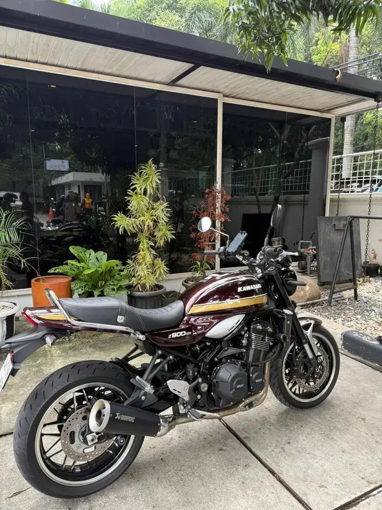 Kawasaki Z900RS 2025