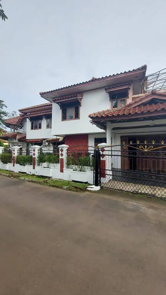 DIJUAL CEPAT RUMAH 2 LANTAI DI VILLA BINTARO INDAH, STRATEGIS!!