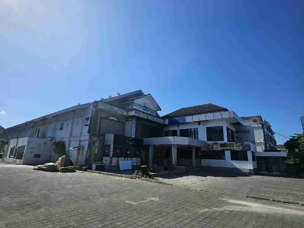 Disewakan Gedung Ex Supermarket di Sunset Road