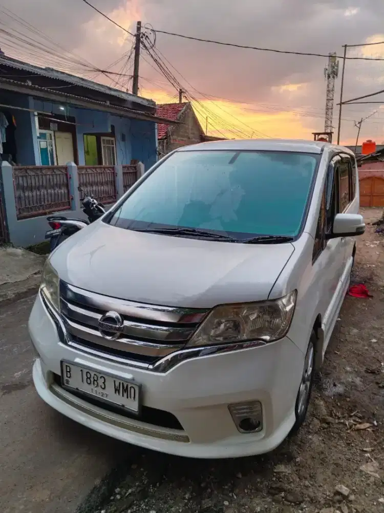 Dijual Cepat Nissan Serena Highway Star 2013 At