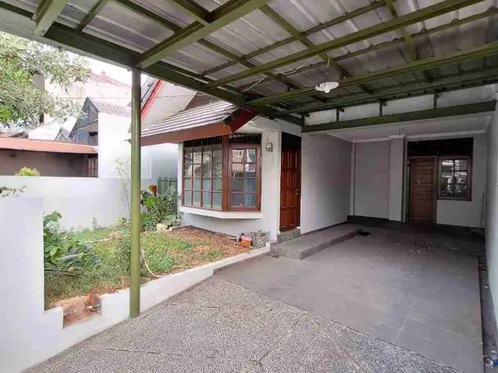 Dijual rumah siap huni tanah luas lokasi strategis di Bintaro Sektor 3