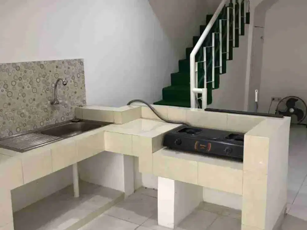 Rumah dua lantai  di bintaro jaya sektor 5