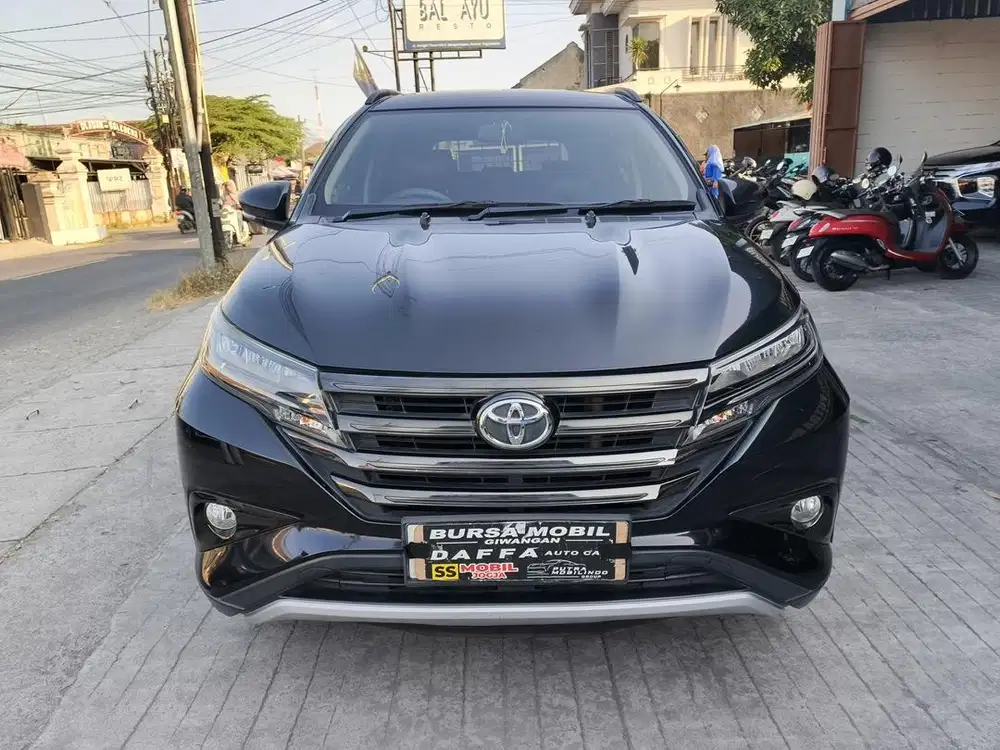 RUSH S TRD 2019 Matic Hitam