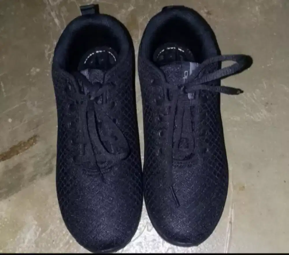 Sepatu ANDO Sekolah Size 40 - Hitam Polos (New)