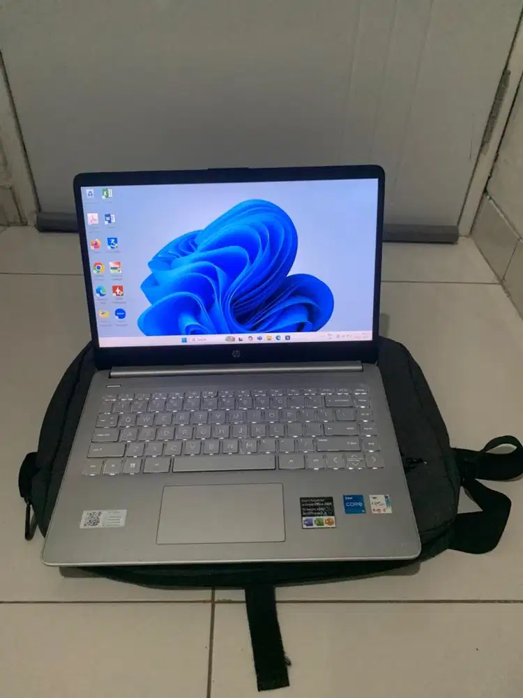 HP 14s dq5001tu intel iris Xe