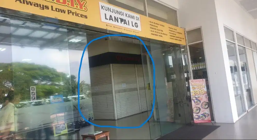 Disewakan Stand STRATEGIS di Matos, depan Pintu Masuk