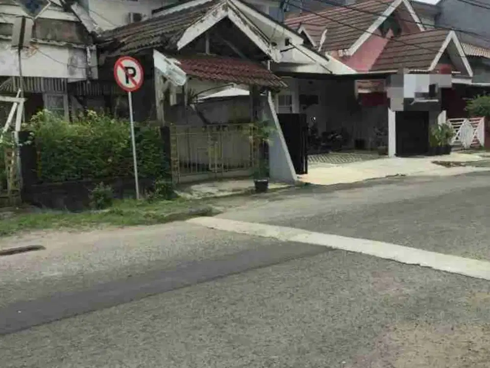 Rumah hitung tanah di pisok bintaro sektor 5