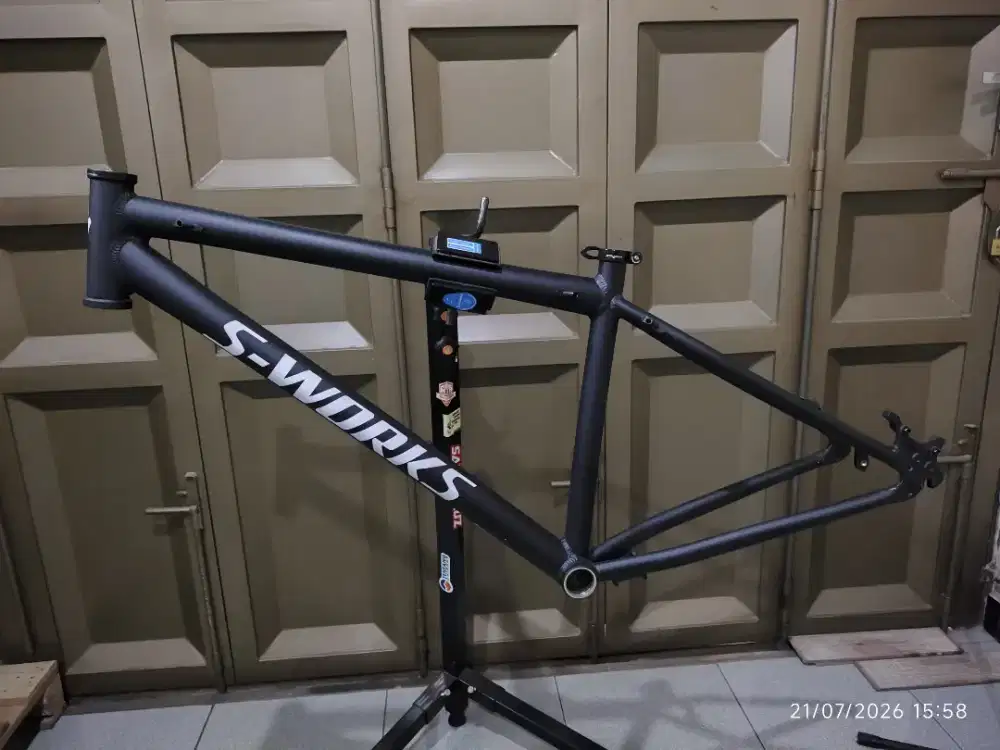 Sepeda united alloy repaint hitam decal s works size S
