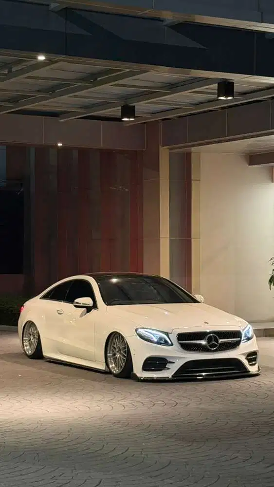 Mercedes-Benz E300 2017 Bensin