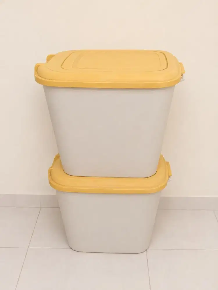 Toples tempat makan anabul