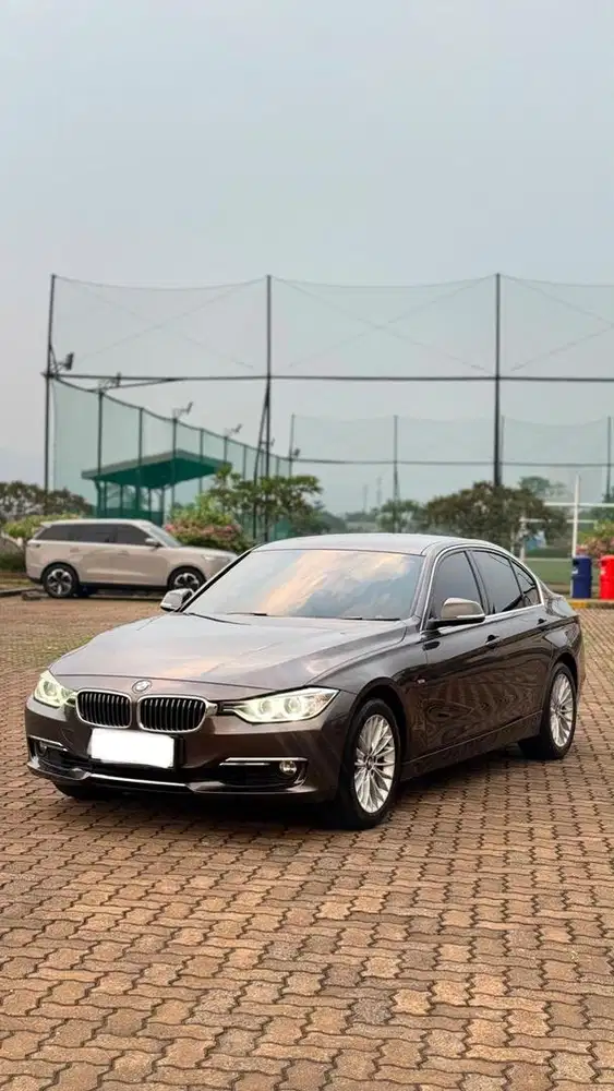 Bmw f30 luxury 2013