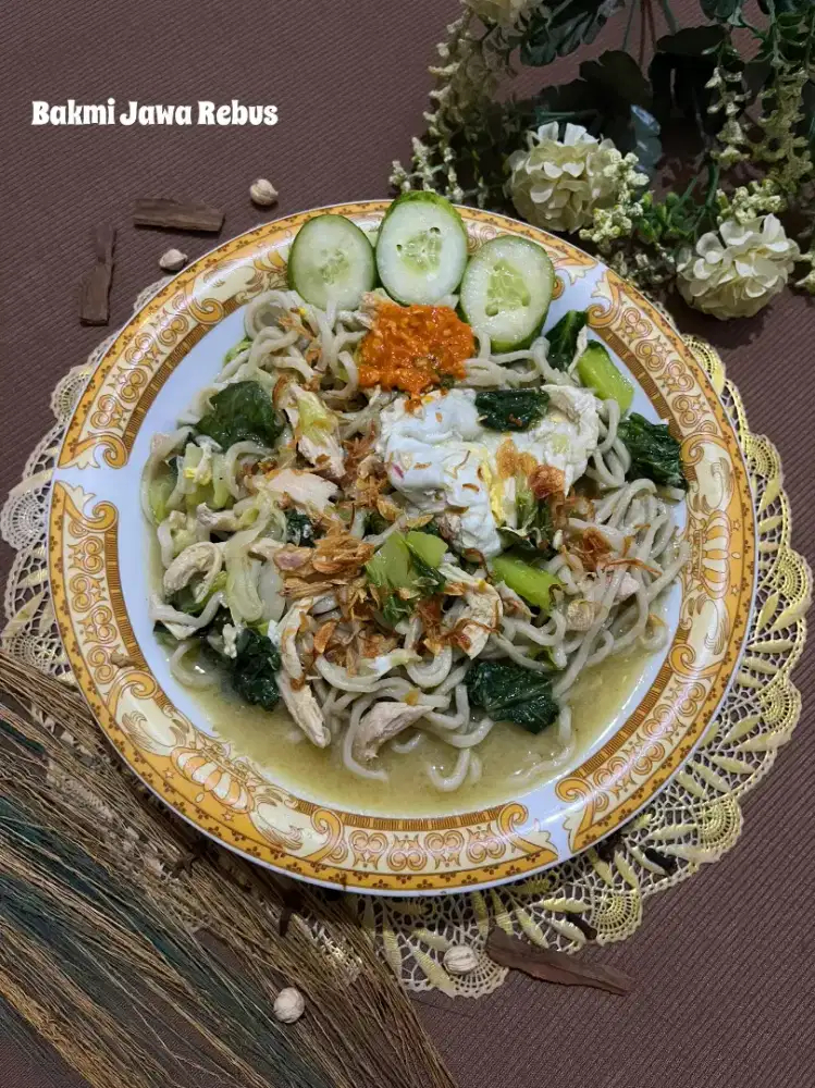 Dibutuhkan 2 karyawan pria untuk outlet mie ayam dan bakso.
