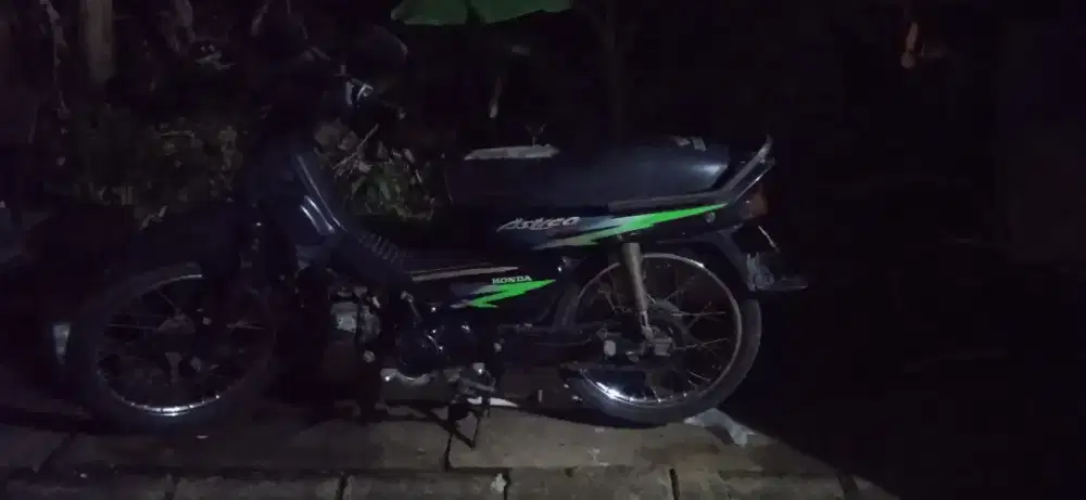 Jual motor Astrea grand tahun 1995