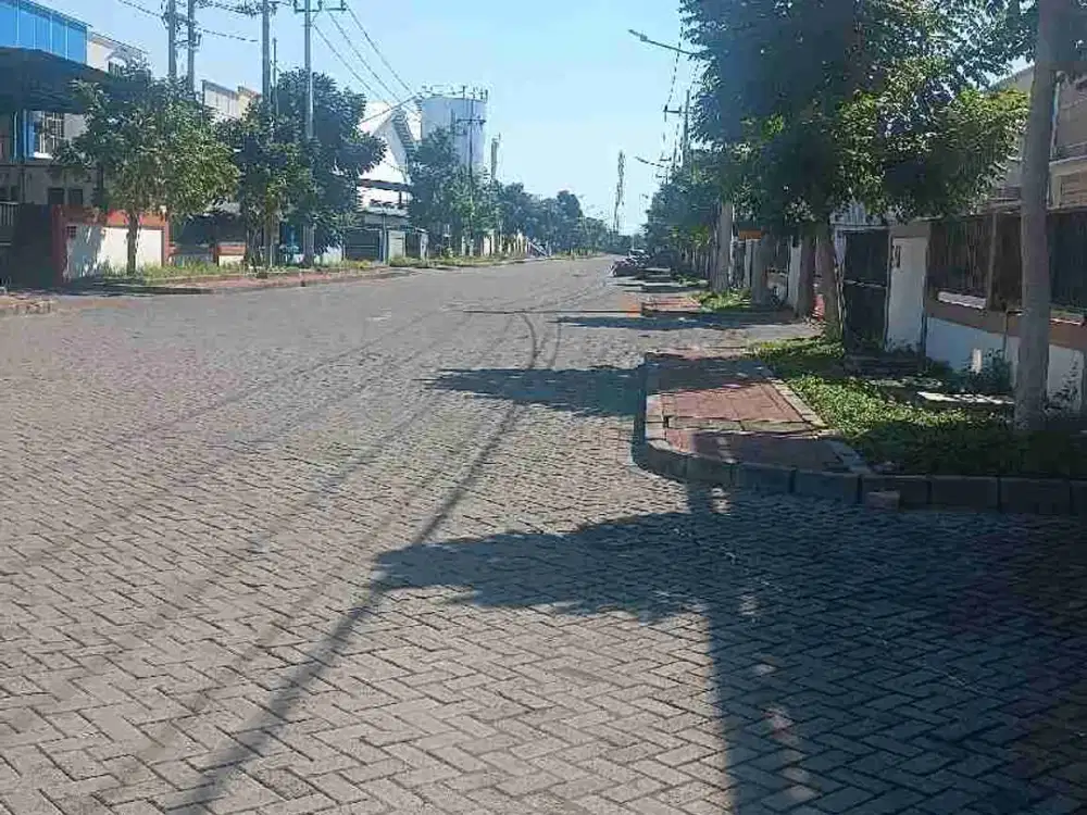 Gudang di SIRIE ( lingkar timur/sda. )
KONDISI TERAWAT DAN ADA FURNISH
