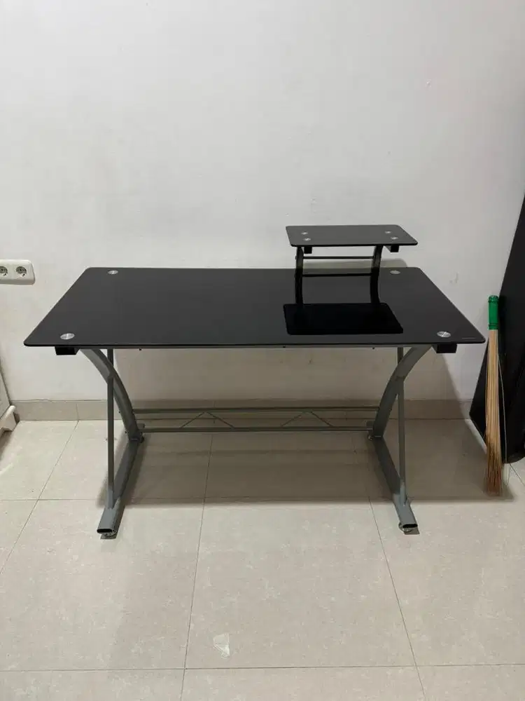 Meja Belajar Kaca