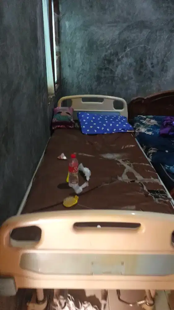 Bed pasien bekas