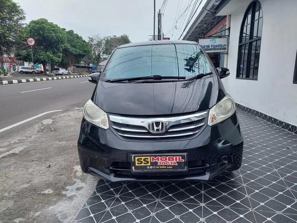 HONDA FREED SD 2013 Matic Hitam