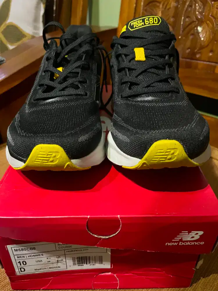 Sepatu running new balance