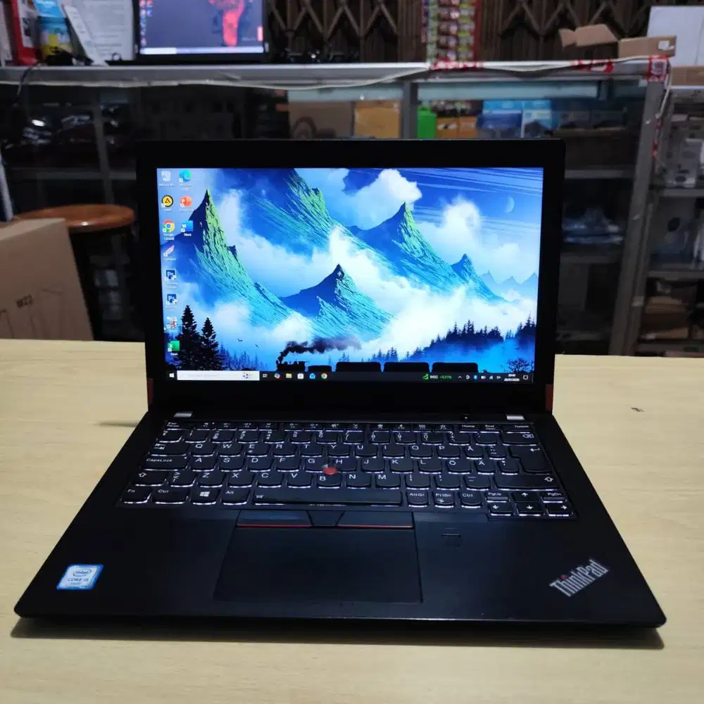 Laptop Lenovo Thinkpad X280 Touchscreen Intel Core i5 8th 8/256 Mulus